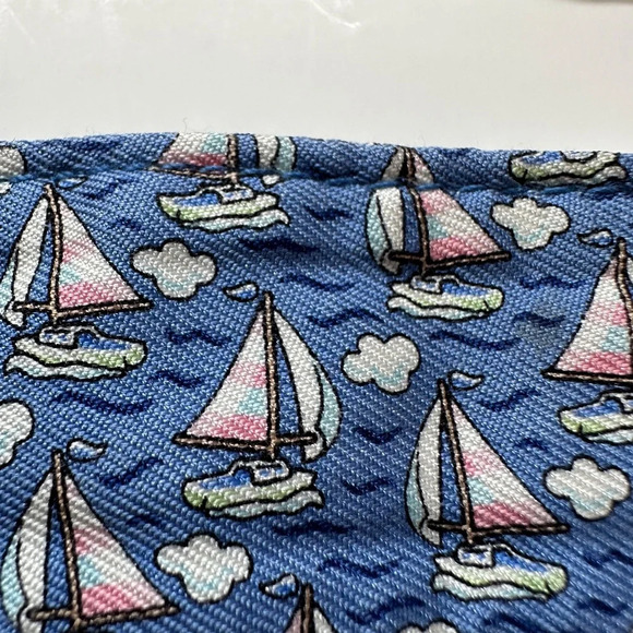 Vineyard Vines Belt Womans D Ring Size M Blue and Pink Sailboat Preppy Nautical - Picture 6 of 6